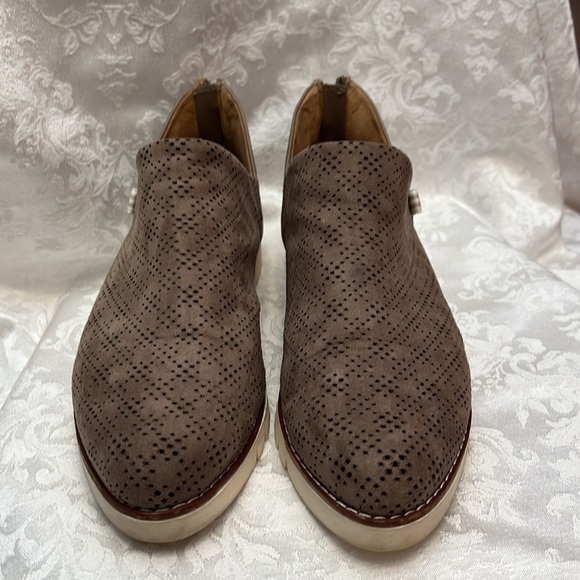 Dr. Scholls Be Free Insane Lazer Cut Sued Ankle Boot Bootie - Picture 3 of 10